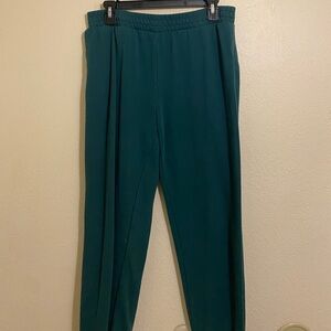 green sweatpants🧪